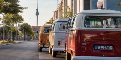 Hochzeitsauto-Vermietung - Berlin - Old Bulli Berlin