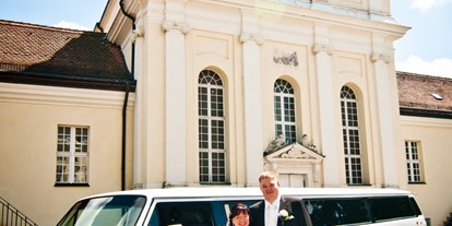 Hochzeitsauto-Vermietung - Shuttle Service - Der Hochzeits-Bulli, unsere riesige VW T3 Limousine - VW T3 Bulli Limousine von Trabi-XXL