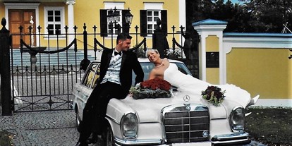 Hochzeitsauto-Vermietung - Art des Fahrzeugs: Oberklasse-Wagen - Auch beim Fototermin eine gute Figur - Martin Schlund