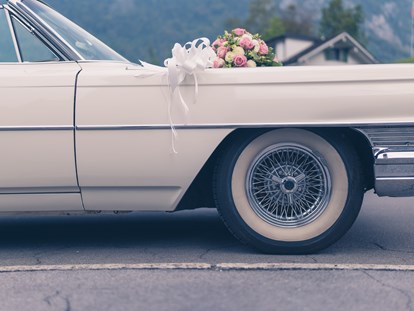 Hochzeitsauto-Vermietung - Schweiz - Oldtimer-Traumfahrt - Cadillac Deville Cabriolet, Jg. 1964